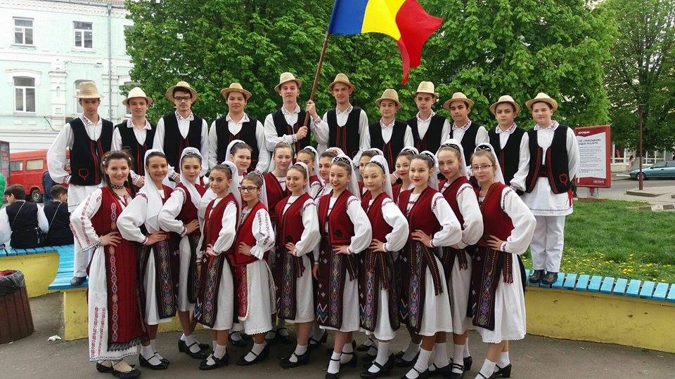 Ansamblul folcloric ”Dorulețul” la Festivalul  “Volodymyr Hluhenkov”  din Hmelnițki  – Ucraina