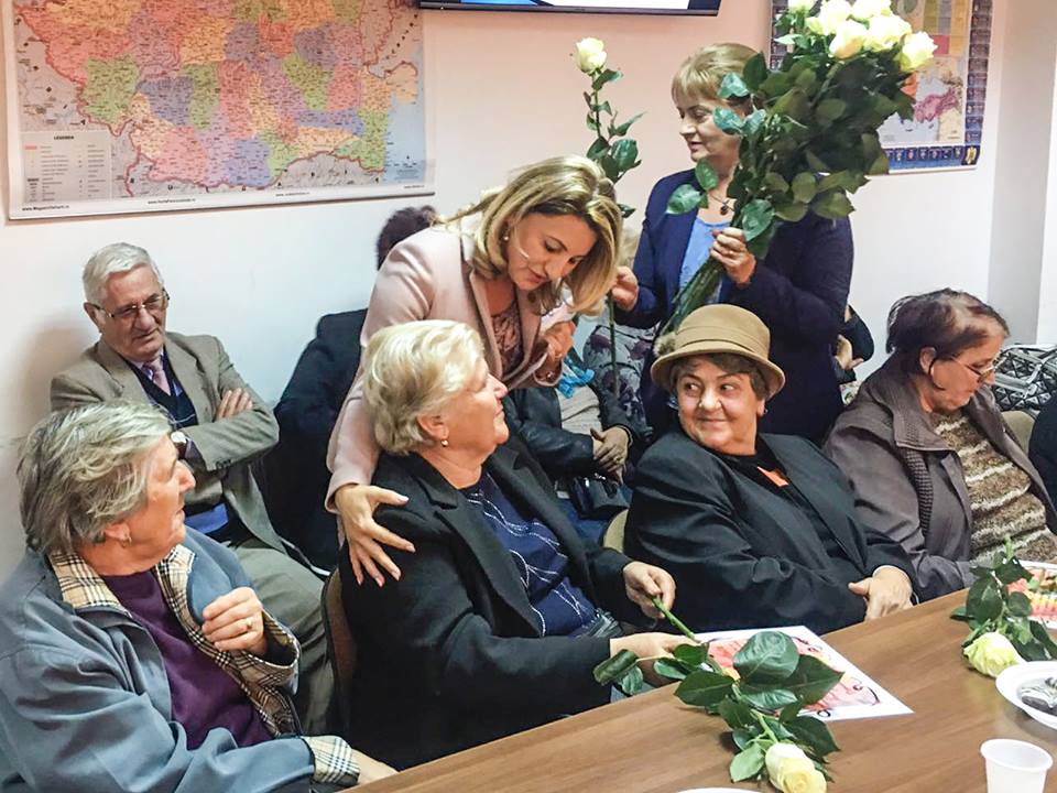 Deputat Anişoara Radu: „Avem obligaţia să ne schimbăm atitudinile şi percepţiile faţă de persoana vârstnică“