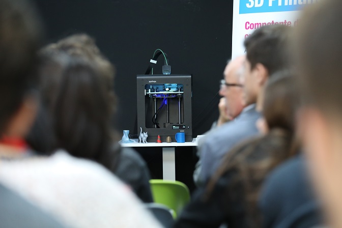 Dedeman şi ECDL transformă Colegiul Dobrogean „Spiru Haret” din Tulcea într-un HUB de imprimare 3D_