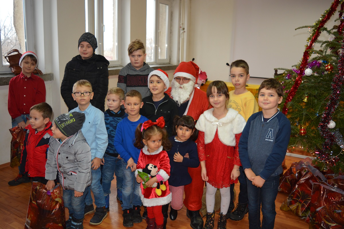 Moş Crăciun în vizită la Jandarmeria Tulcea