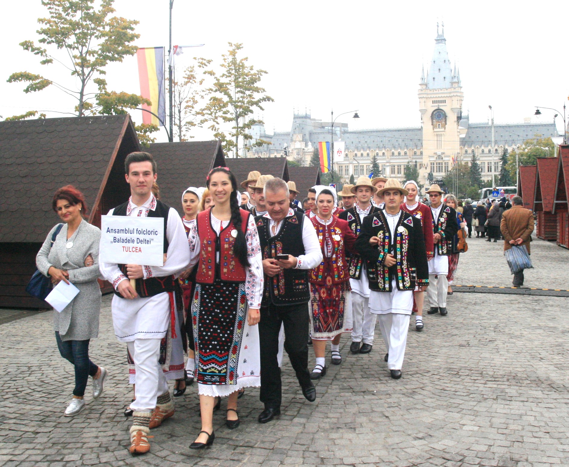 Ansamblul „Baladele Deltei”, la Festivalul folcloric internațional  „Trandafir de la Moldova”