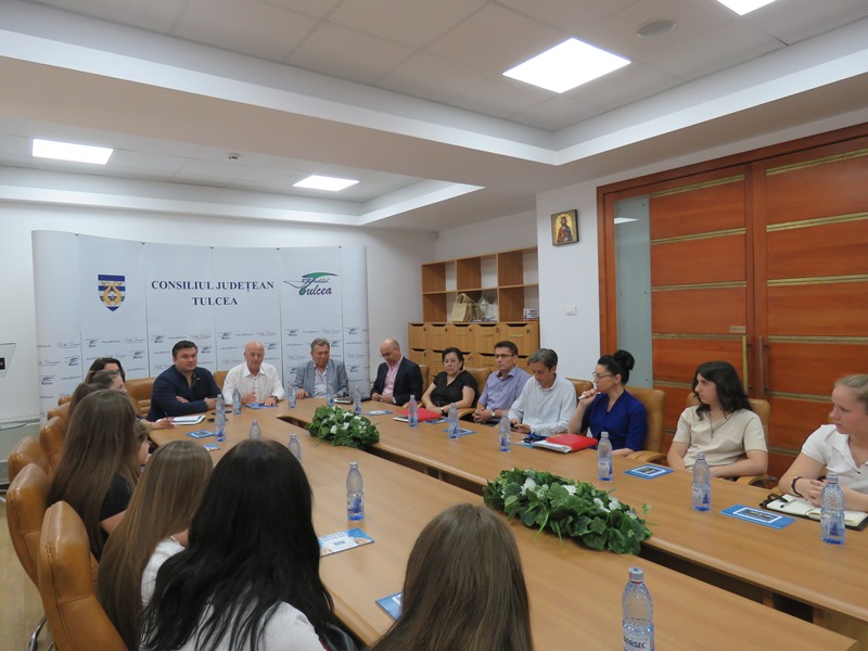 Consiliul Județean și-a deschis porțile pentru elevii Colegiului Economic „Delta Dunării“