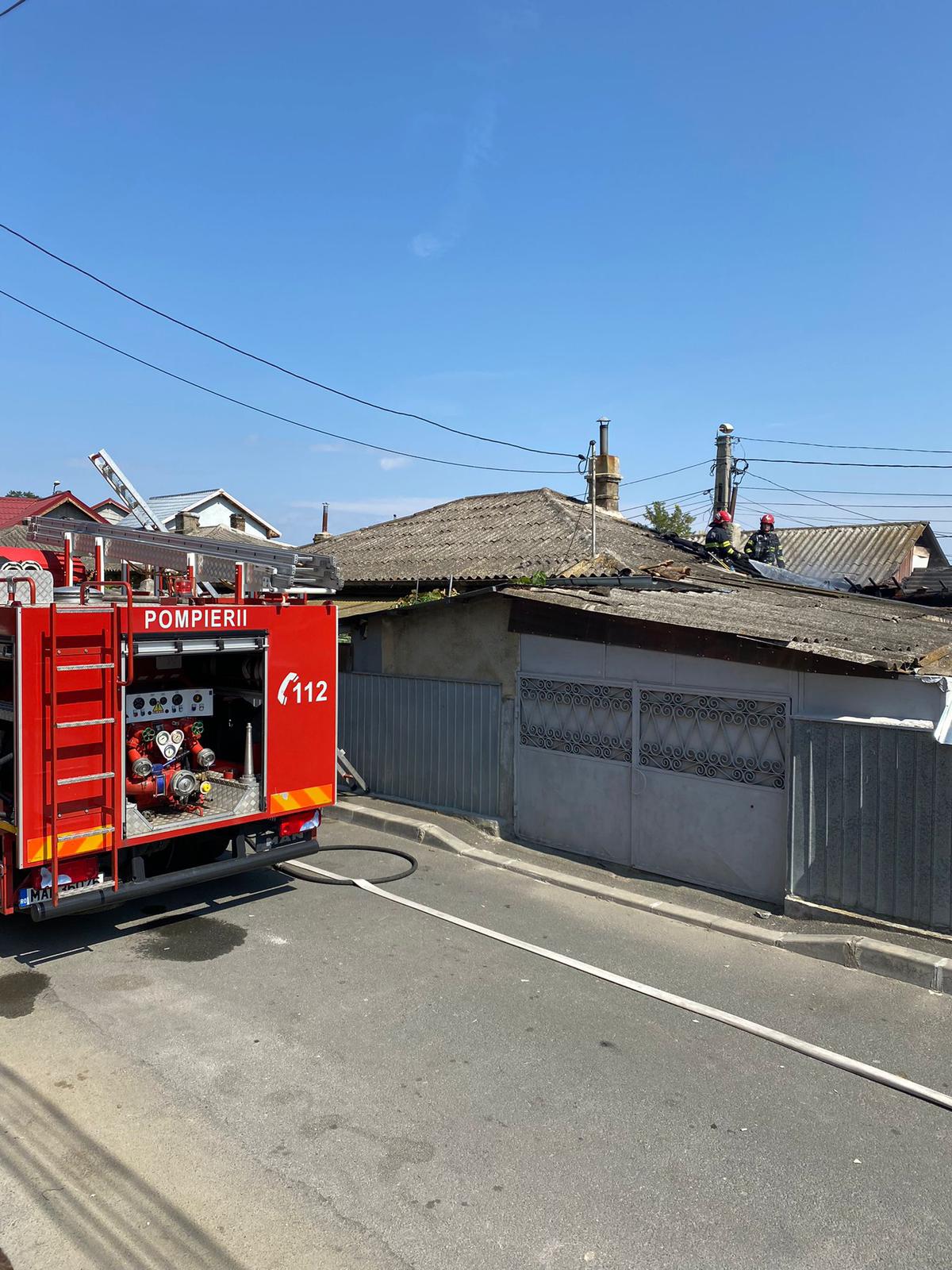 Incendiu la o casă din municipiul Tulcea, un bărbat a suferit arsuri de gradul 1