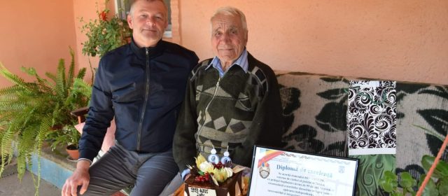 Veteranul de război Ion Trofim din Turda a ajuns la venerabila vârstă de 99 de ani