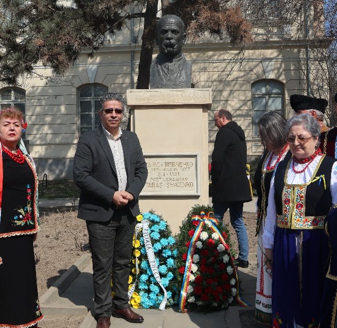 Taras Șevcenko, omagiat la Tulcea de români și ucraineni din Zaporojie