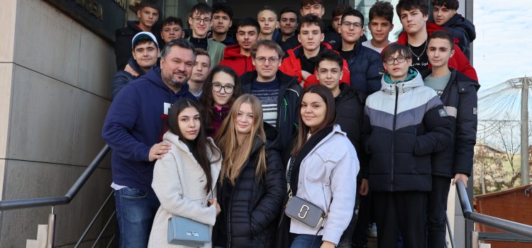 Consiliul Județean Tulcea a primit vizita unui grup de elevi de la Colegiul Național „Spiru Haret“