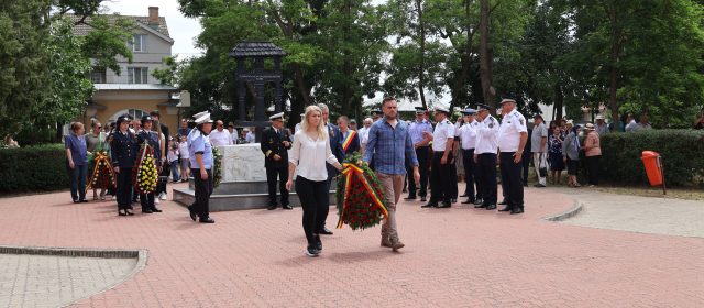 De Înăltare, reprezentanții Consiliului Județean Tulcea au adus pios omagiu eroilor tulceni