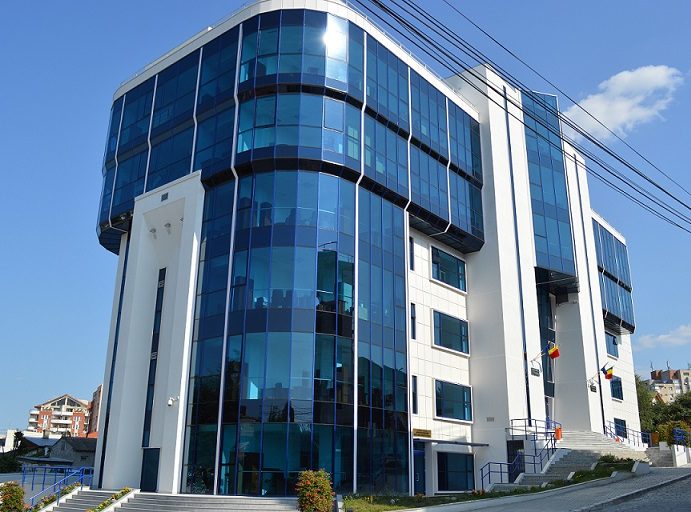 11 persoane, trimise în judecată după atacul violent de la o nuntă din Isaccea. Șase inculpați sunt în arest preventiv