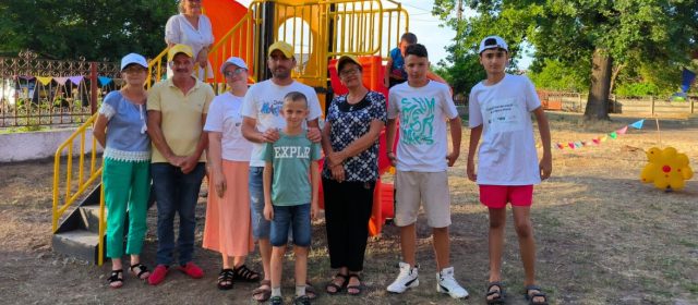 Curtea școlii din comuna Horia, jud. Tulcea devine loc de joacă  pentru toți copiii din comunitate
