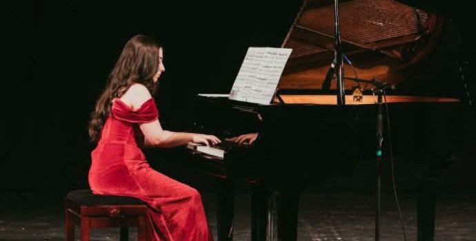 Tulcea sprijină excelența muzicală: Bursa de studii Gasser deschide drumul unei tinere pianiste către Chetham’s School of Music din Manchester