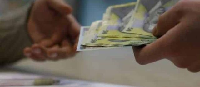 Burse de merit pentru cei mai buni elevi din județul Tulcea