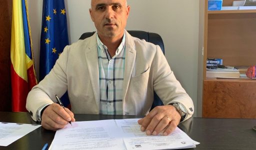Viceprimarul comunei Stejaru, acuzat de incompatibilitate
