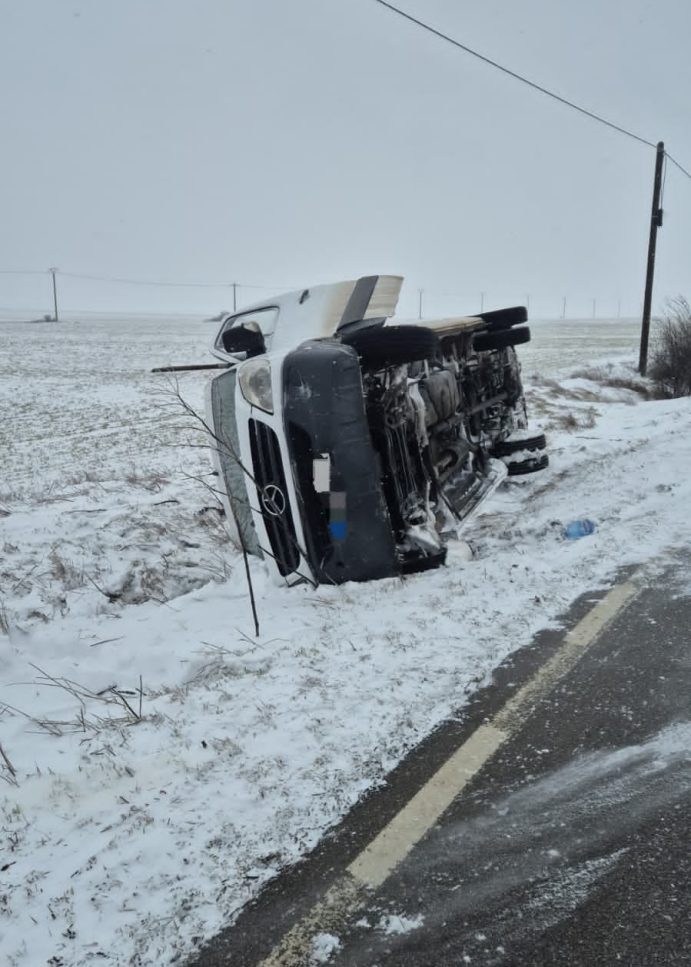 Microbuz răsturnat între Mahmudia și Beștepe: un pasager a ajuns la spital