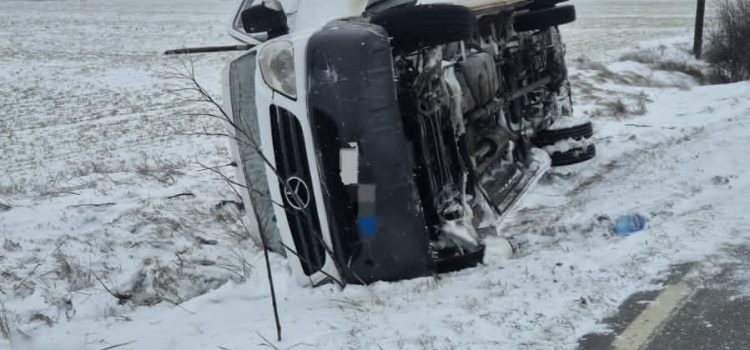 Microbuz răsturnat între Mahmudia și Beștepe: un pasager a ajuns la spital