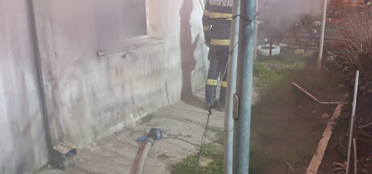 Sfârșit tragic pentru o mamă și fiul ei: incendiu fatal într-un bloc din Tulcea!