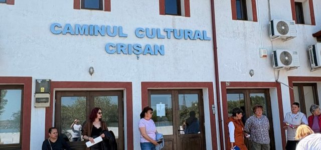 Caravana medicală a ajuns în comuna Crișan: peste 145 de persoane au beneficiat de consultații gratuite. A participat și fostul ministru al Sănătății