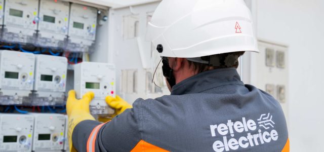 Rețele Electrice România accelerează instalarea contoarelor inteligente: 178.000 de dispozitive noi în 2026 și un grad de acoperire de 67% la finalul anului
