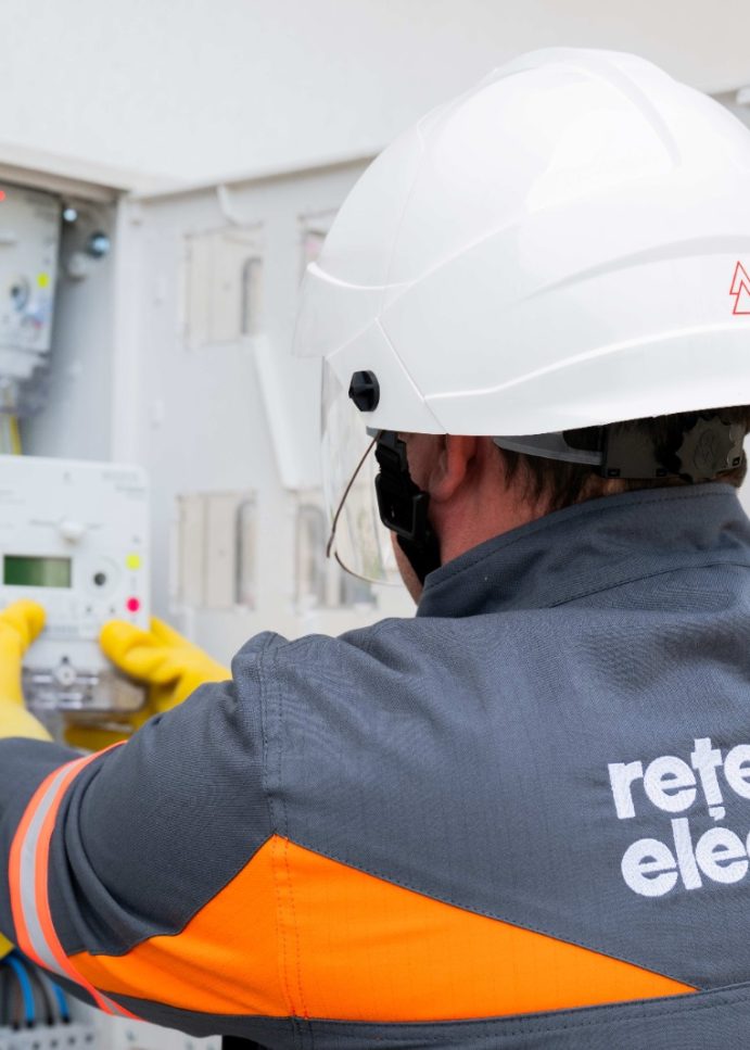 Rețele Electrice România accelerează instalarea contoarelor inteligente: 178.000 de dispozitive noi în 2026 și un grad de acoperire de 67% la finalul anului