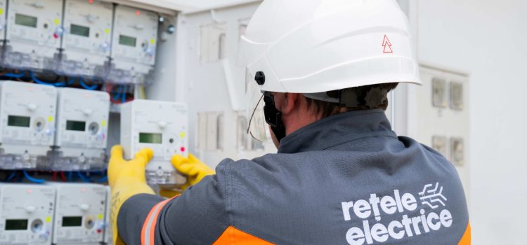 Rețele Electrice România accelerează instalarea contoarelor inteligente: 178.000 de dispozitive noi în 2026 și un grad de acoperire de 67% la finalul anului