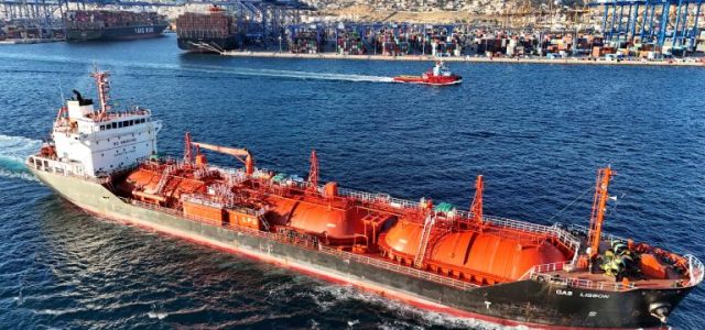 Explozie la bordul unei nave aflată în tranzit prin Zona Economică Exclusivă a României