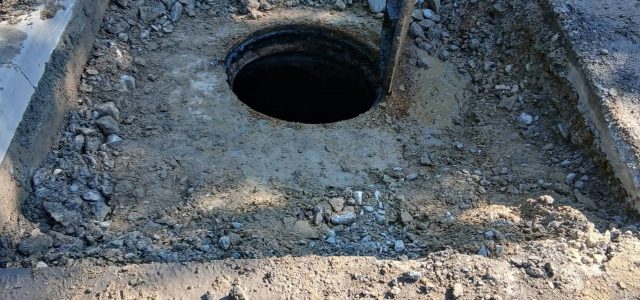 Canalizarea din Nufăru, o provocare pentru administrația locală: cămine ascunse și deșeuri care blochează conductele