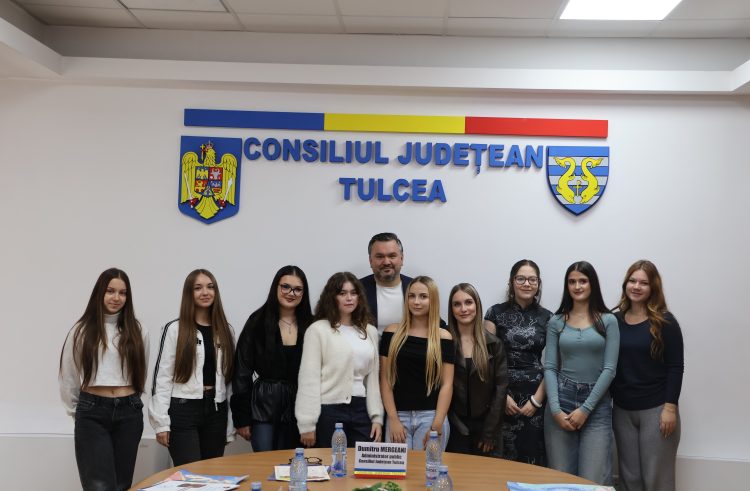Cele mai bune lucrări înscrise la concursul „Tulcea – Suzhou, Drumul Prieteniei“, premiate de Consiliul Județean Tulcea